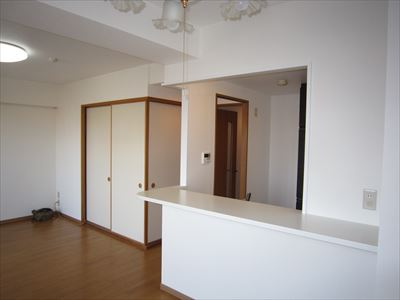 開口を大きくして、会話を楽しめるキッチンに 開口を大きくして、会話を楽しめるキッチンに